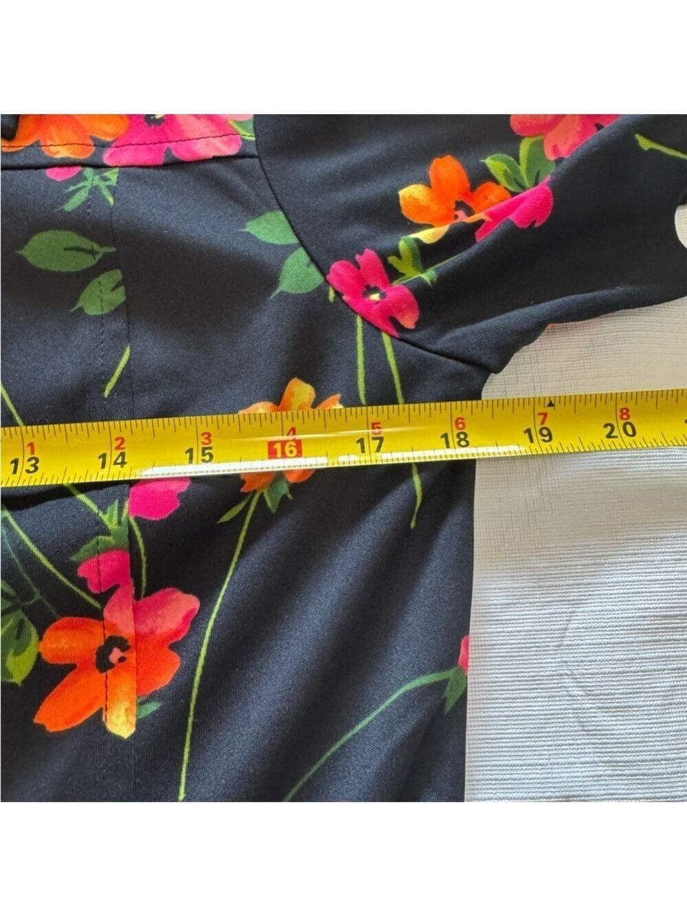 Vintage 70’s Leo Danal Canada Elegant Floral Black Midi Dress SZ 12 - Picture 3 of 8